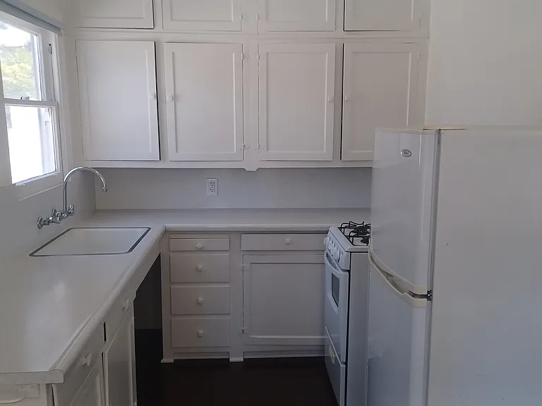 639 Orange Grove Ave #110 — Photo 6