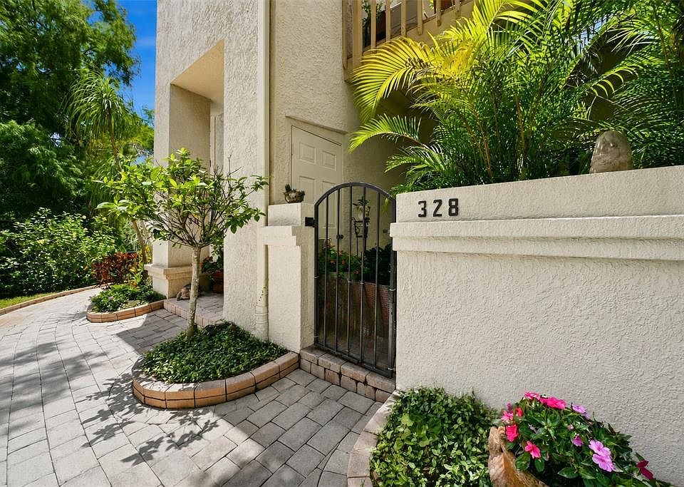 1st image of 328 LOS PRADOS DRIVE #328