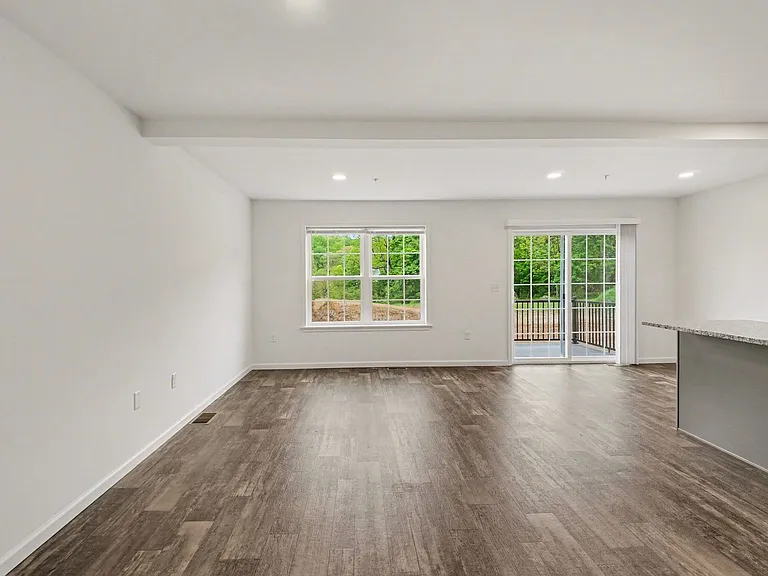 22 Sand St — Photo 7