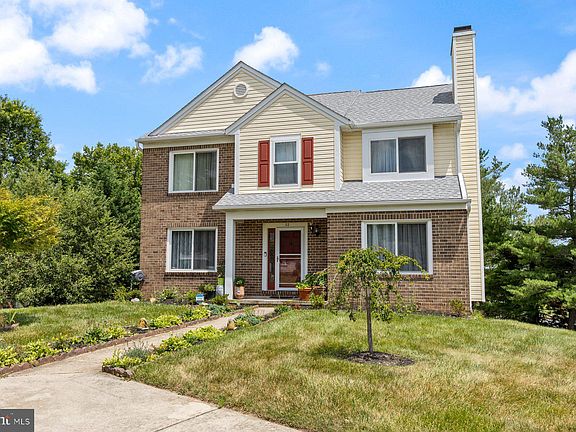 4th image of 32 Harrod Ct