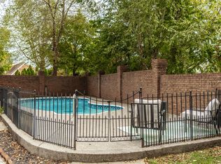 135 N Country Club Dr, Hendersonville, TN 37075