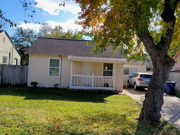 2415 4th Ave N, Texas City, TX 77590