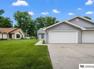 501 Lamont Cir, Lincoln, NE 68528