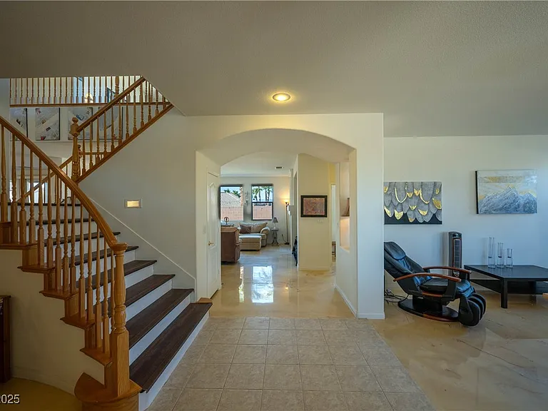 359 Hoskins Ct — Photo 6