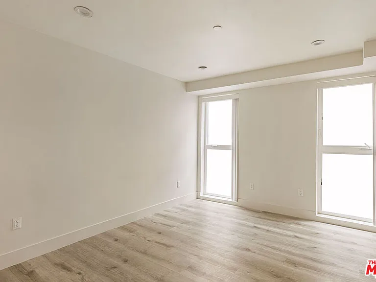 5456 1/2 Barton Ave — Photo 11