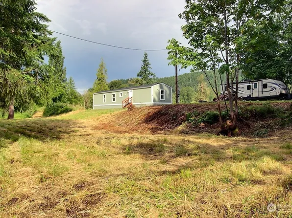 18320 Pioneer Way E, Orting, WA 98360