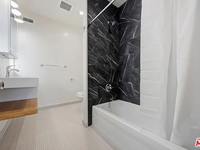 3015 W Stocker Pl — Photo 10