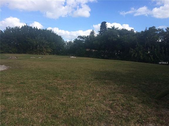 4th image of 590 De Narvaez Dr