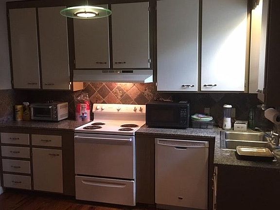 2nd image of 3235 Corby St
