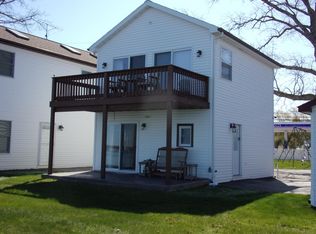 302 W Houghton Lake Dr, Prudenville, MI 48651
