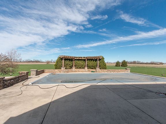 3rd image of 6306 Sunshine Meadows Ln