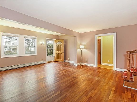 5th image of 40 Sherwood Ave