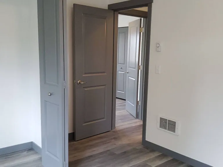 1611 Lakeway Dr — Photo 11