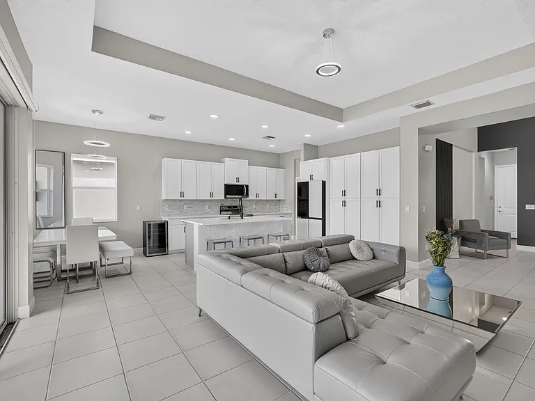 16293 Melogold Dr — Photo 12