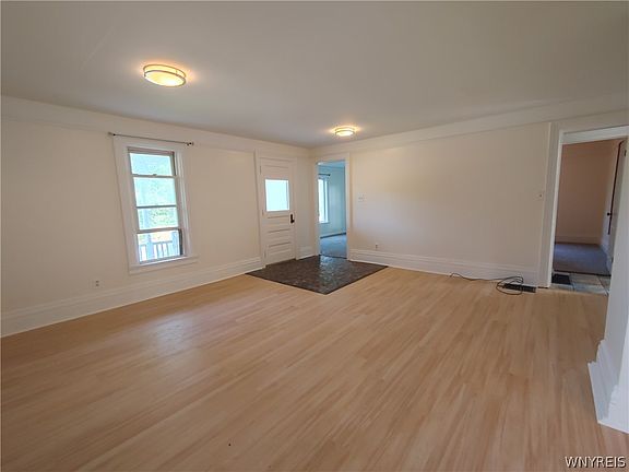5th image of 770 Lake Rd