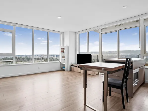 10448 University Dr #2602, Surrey, BC V3T 0S7