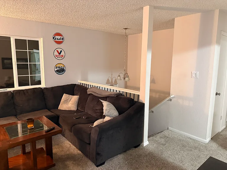 929 Ponderosa Dr — Photo 2