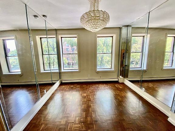 3rd image of 30 Saint James Pl APT 3F