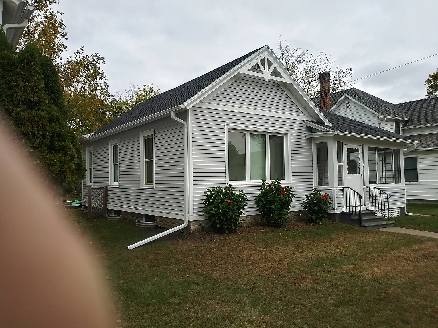 4 bed, 1200 sqft, $1,700 — Photo 1