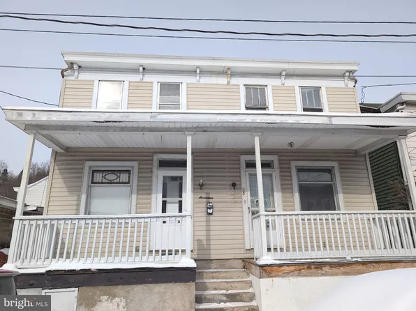 15-17 W Franklin St, Saint Clair, PA 17970