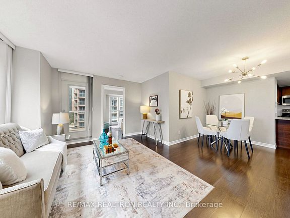 4th image of 761 Bay St #1212