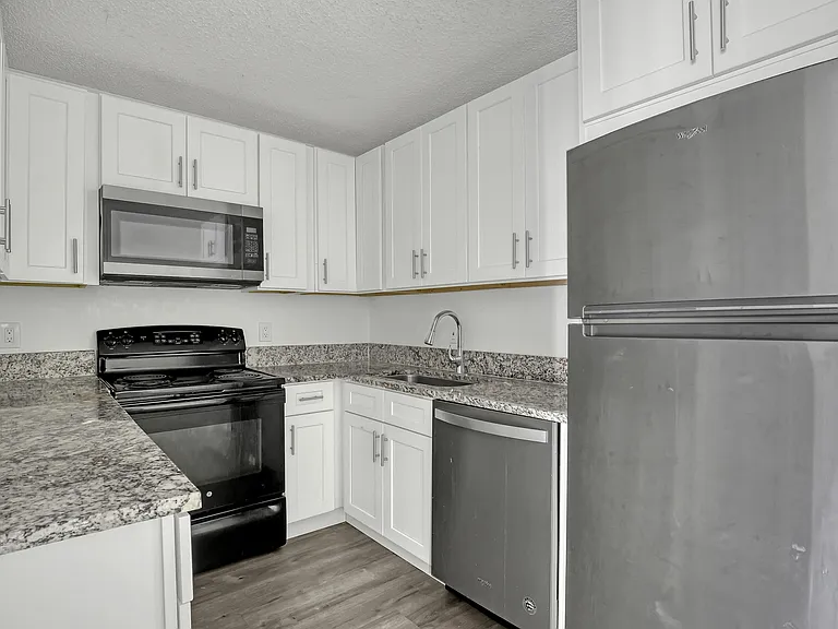 3618 Alder Dr #H2 — Photo 2