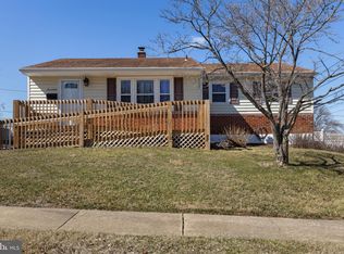 17 Dryden Rd, New Castle, DE 19720