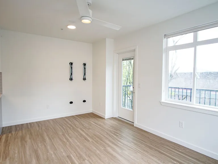 2320 N Vancouver Ave #201 — Photo 6