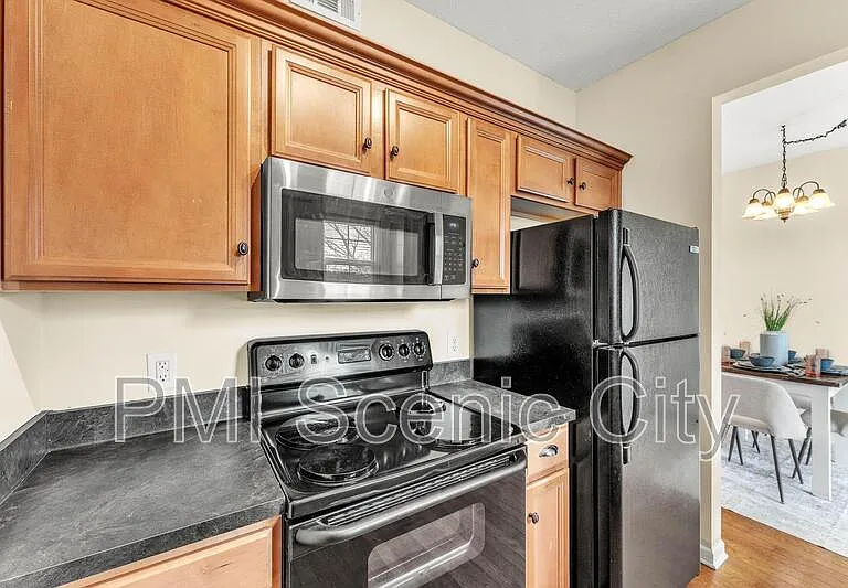 3721 Keri Ln NE — Photo 7