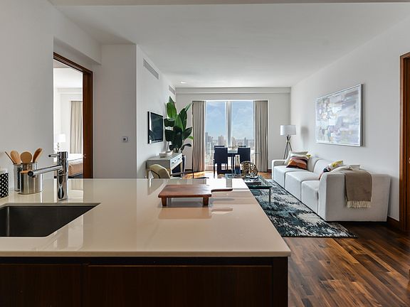 5th image of 400 5th Ave APT 47C