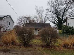 1427 N Windsor Ave, Bay Shore, NY 11706