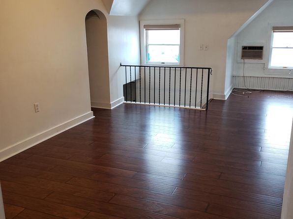 735 Pennsylvania Ave APT 3, Irwin, PA 15642