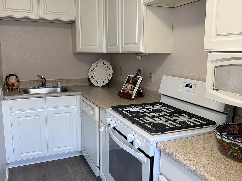 3661 Mount Diablo Blvd #5