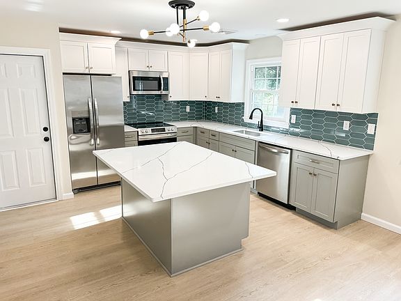 2nd image of 318 Wyman Dr