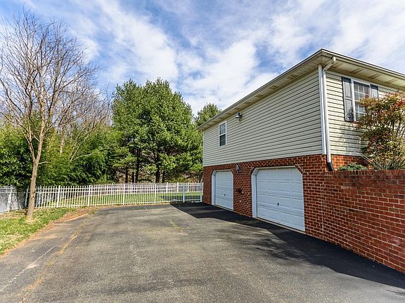 2nd image of 217 Farley Branch Dr