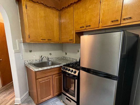 2nd image of 90 Winthrop Shore Dr APT 14