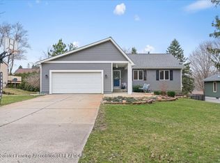 414 W Geneva Dr, Dewitt, MI 48820