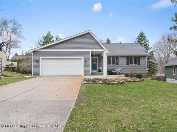 414 W Geneva Dr, Dewitt, MI 48820