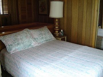 5th image of 619 Dahlia Dr