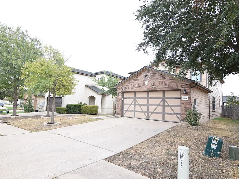 9141 Sage Loop Ct — Photo 2