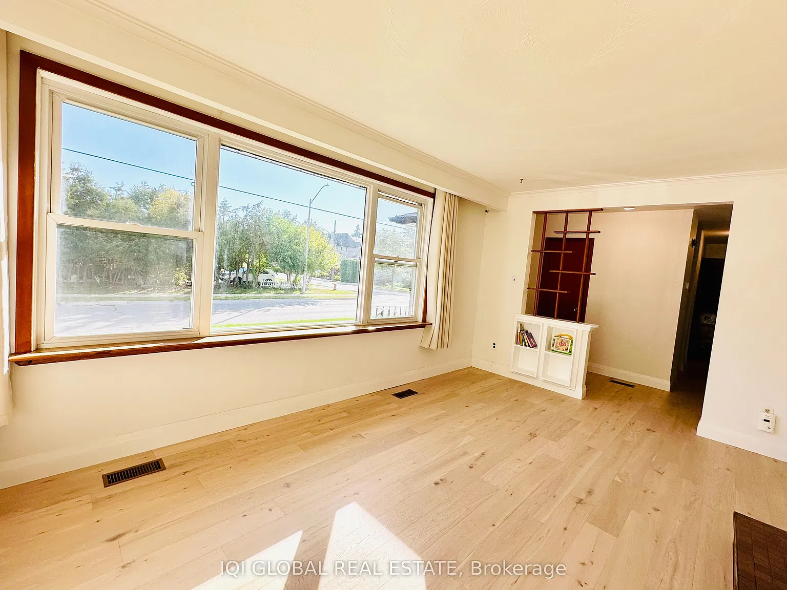 4 bed, $3,200 — Photo 3