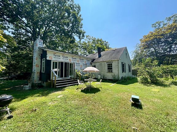 3rd image of 295 Woodlawn Ave