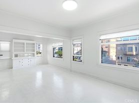 333 W 4th St