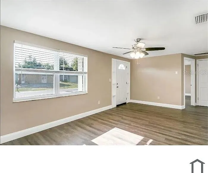 4 bed, 1304 sqft, $1,700 — Photo 3