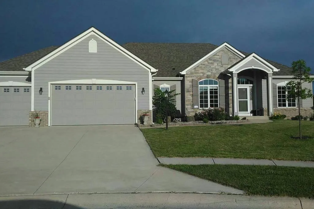 7905 Shady Lake Ct — Photo 1