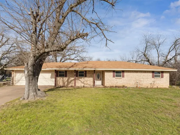 311 E Wilbarger St, Bowie, TX 76230