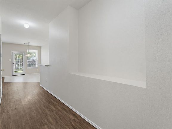 3rd image of 4105 Capstone Dr