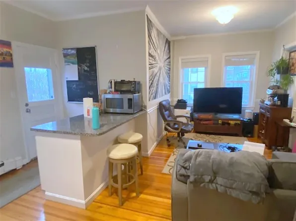 521 Main St, Medford, MA