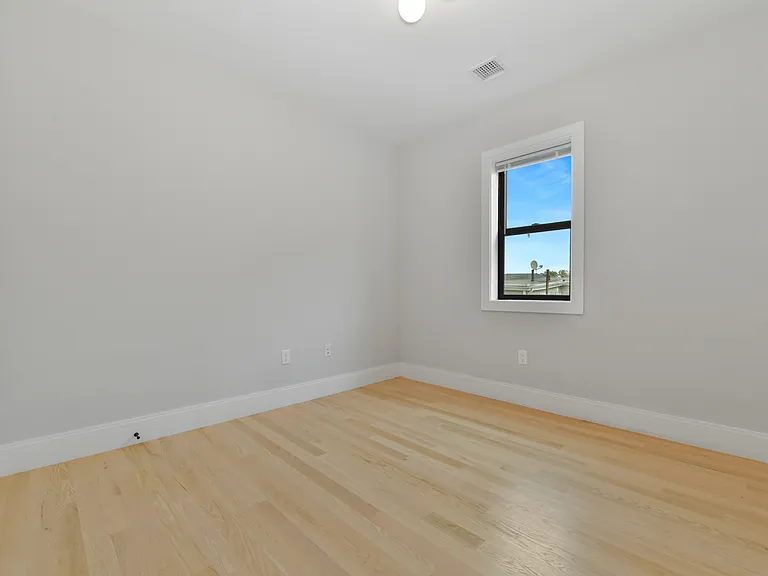518 Sumner St #3B — Photo 13