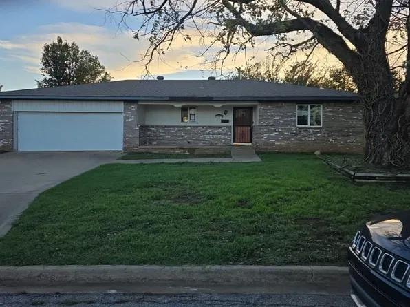 4303 Bison Rd, Shawnee, OK 74804